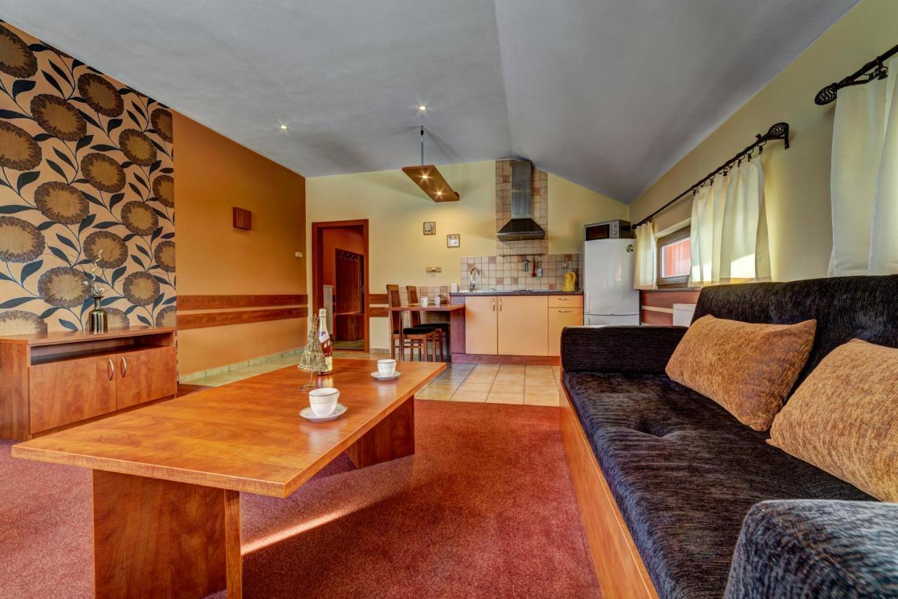 Apartmanovy Dom Slniecko Žiar Extérieur photo